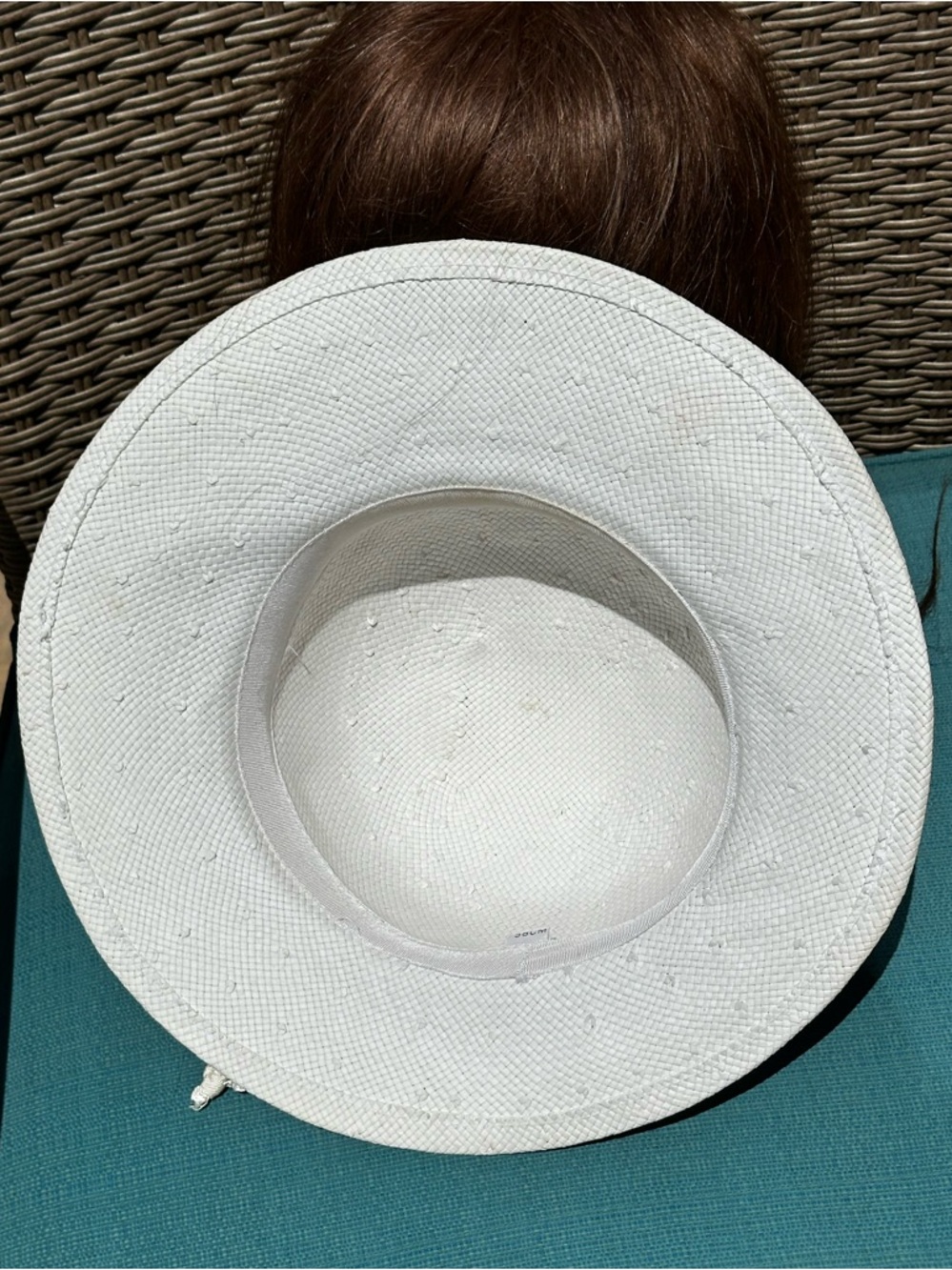 Vintage Women's Cream Straw Cloche Sun Hat with Decorative Bow 12 1/2” clean - Picture 12 of 12